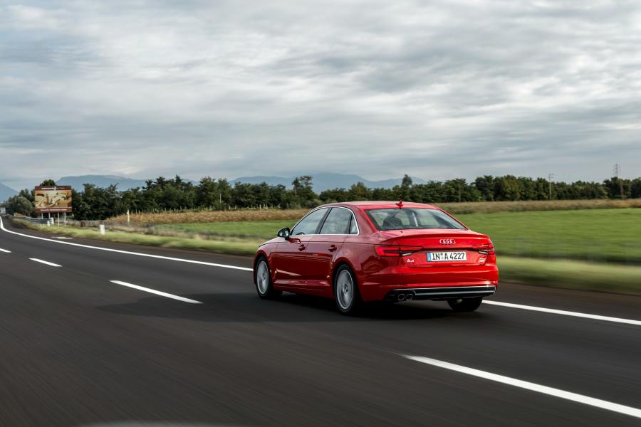  Audi A4 2.0 TDI Ultra (B9) 2015 года  (WW) (фото 5 из 23)